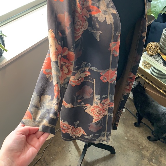 T Tahari floral 3/4 sleeve duster - Picture 3 of 4